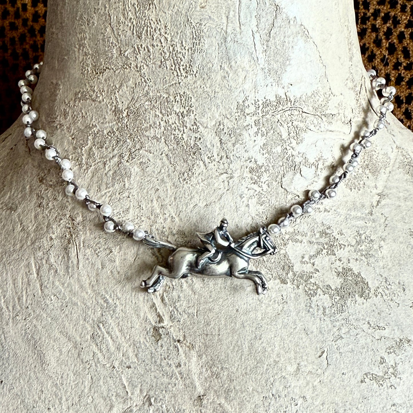 Tiny Jumper Pearl Choker Necklace