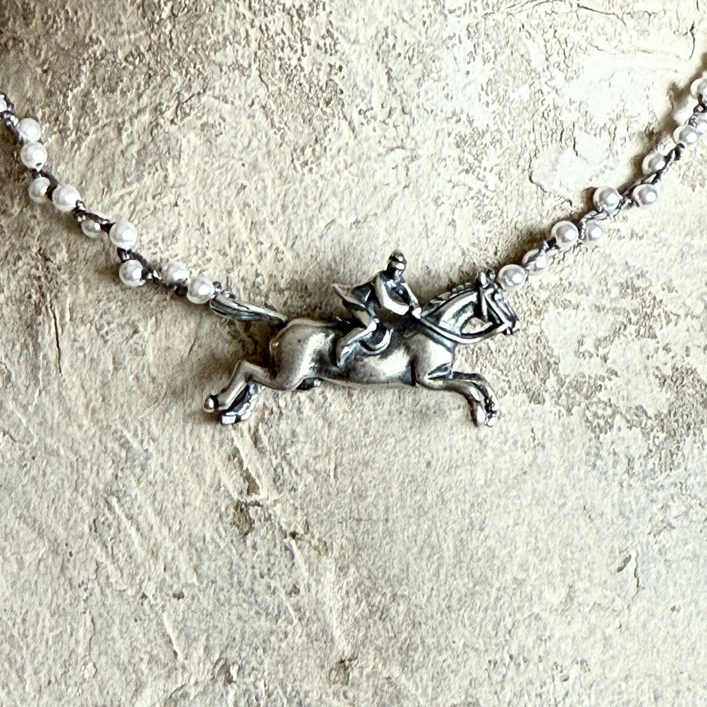 Tiny Jumper Pearl Choker Necklace