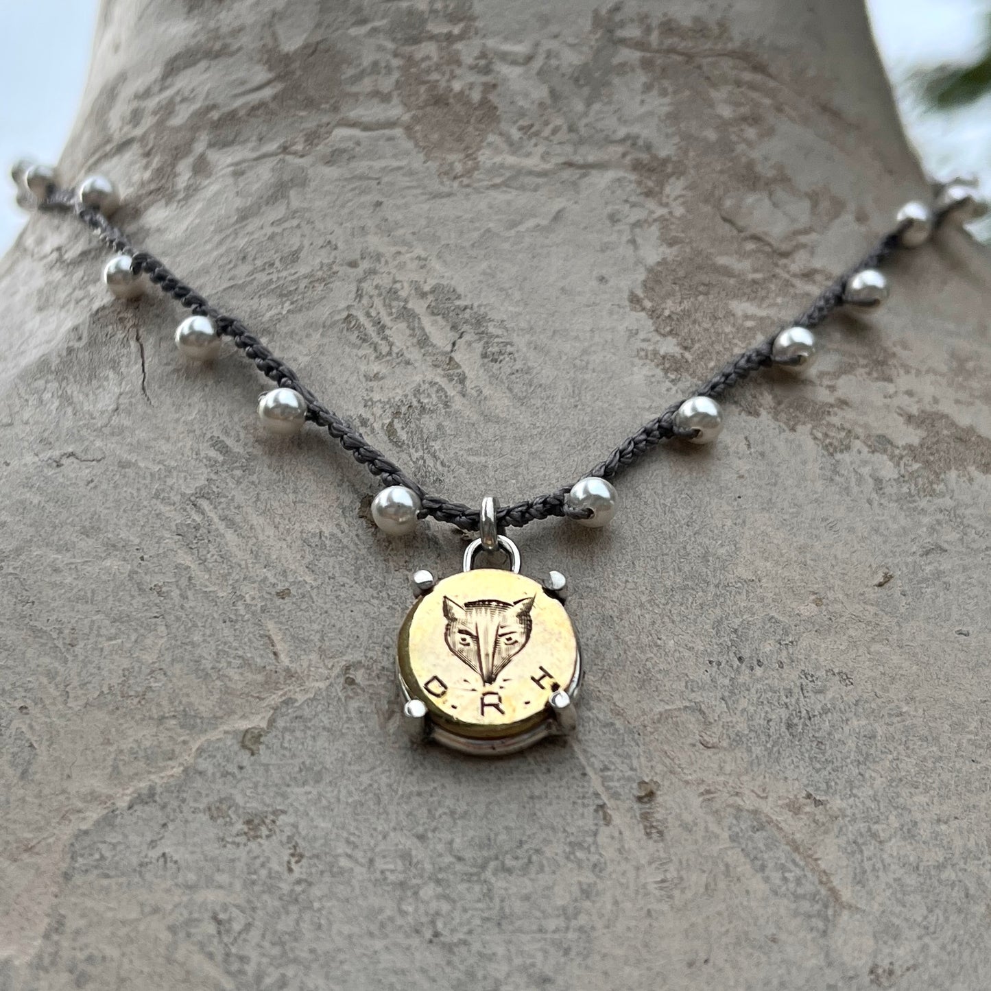 Little Lovely Deep Run Button Necklace