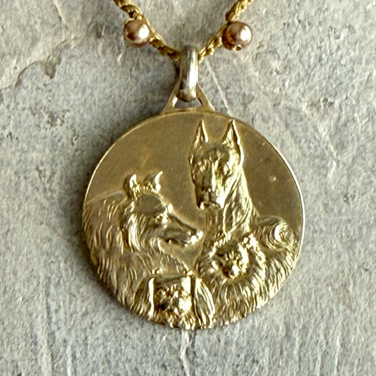 Best in Show Medal on Gold Pearls