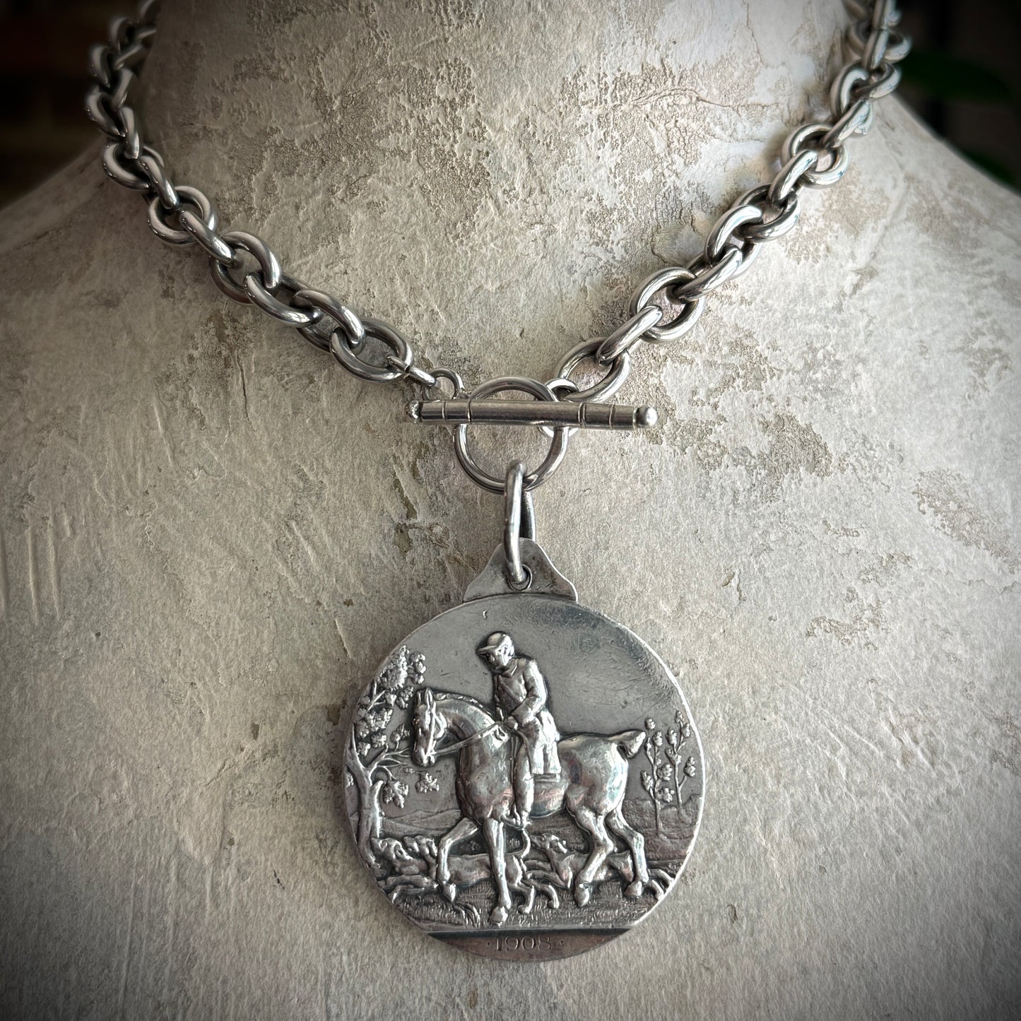 1908 Hunters Improvement Society Necklace